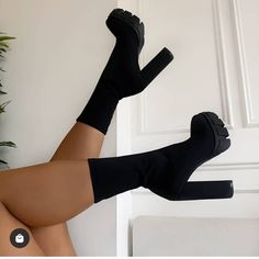 Ankle Strap Chunky Heels, High Heel Ankle Boots, Boots For Short Women, Zipper Heels, Block Heel Ankle Boots, Heel Ankle Boots, Aesthetic Shoes, High Heel Boots Ankle, Shoe Fits