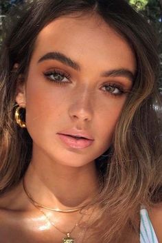 Natural Makeup For Brunettes With Brown Eyes, Make Up Looks Hazel Eyes, Olive Skin Green Eyes Makeup, Natural Glam Hooded Eyes, Hazel Brown Eyes Makeup, Desert Eyes Makeup, Olive Complexion Makeup, Brown Smokey Eye Natural, Warm Makeup Looks For Brown Eyes