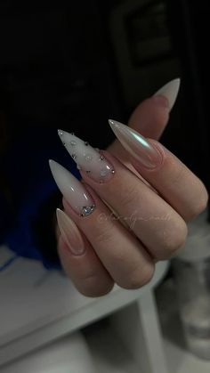 Simple Stiletto Nails, Silver Nail Designs, Classy Acrylic Nails, Silver Nails, Pretty Acrylic Nails