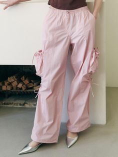 Composition : N100Country of Origin : Indonesia Parachute Cargo Pants, Parachute Cargo, Cargo Pants, Composition, Indonesia, Ribbon, The Originals, Clothes For Women, Pants