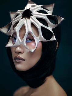 Paper Headpiece, Fantasy Hair, Fashion Illustration Sketches, Fashion Face Mask, Paper Sculpture, Face Art, White Paper