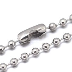 Bracelet chaîne boule argentée en acier inoxydable, la base parfaite pour votre prochaine création de bijoux !

 Longueur totale : 8"
 Épaisseur de la chaîne : 1,5 mm
 Fermoir du connecteur : 5 mm x 2 mm

 Vous recevrez 2 bracelets.
 
Tous nos produits sont sans plomb et sans nickel. Comme ils contiennent de petites pièces, tous les articles sont destinés à la fabrication de bijoux/artisanat pour adultes uniquement, et ne sont pas destinés aux enfants de moins de 15 ans. Ball Chain Necklace, Custom Charms, Craft Making, Chain Necklaces, Bead Leather, Polymer Clay Beads, Wood Earrings, Earring Findings, Jewelry Creation