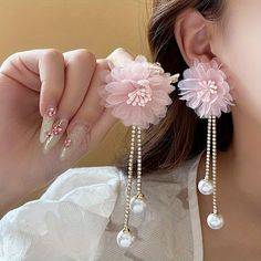 Flower Jewelry Designs, Sewing Collars, Luxury Earrings, Gold Jewelry Simple, Earring Charms, Bridal Gold Jewellery Designs