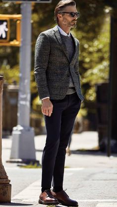 Business Casual Men Work, Blazer Outfits Men, Polo Shirt Outfits, Mens Fashion Blazer, Look Formal, Jeanne Damas, Designer Suits For Men, Mens Casual Dress Outfits, Fashion Suits For Men