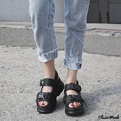 Olivia Mark - Platform Sandals - Chunky Sole Sporty Sandals Sporty Sandals, Bubble Sleeve Top, Sporty Sandal, Women Platform Sandals, Platform Flats, Harajuku Style, Chic Shoes, Buckled Heels, Summer Sports