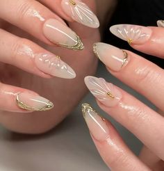 Gold Nail Art Designs Classy, Nail Art Designs Beige, Gold Nails Design Classy, Beige Gold Nails, Gold And Nude Nails, Elegant Touch Nails, Hippie Nails, Beige Nails