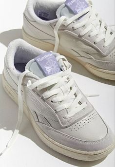 Low Shoes Aesthetic, Womens Rebook Sneakers, Aesthetic Sneakers Women, Women Neutral Sneakers, Cool Sneakers Women, Women’s Sneakers, Vintage Shoes Sneakers, 80s Sneakers