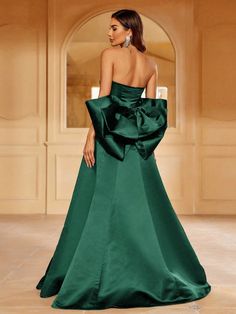 Product Code: FSWD1346 Embellishment: Satin Fabric: 100% Polyester Back Style: Zipper Up Fully Lined: Yes Built-in Bra: Yes Available Color: Dark Green Stretch: Moderate Fits true to size Imported Model Information: Height: 5' 2" Bust: 33.5'' Waist: 24“ Hips: 35.5” wearing US size Small