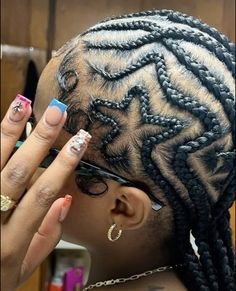 Up Cornrow Hairstyles, Star Cornrows, Cornrows Design, Design Cornrows, Cute Cornrows, Discoloration Serum, Cornrows Natural Hair, Scalp Braids, Cornrows Braids For Black Women