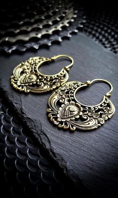 Brass Art Deco Inspired Design Earrings Light Weight ⚠️SELL AS A PAIR ONLY⚠️ Bohemian Bronze Hoop Earrings In Brass, Bohemian Bronze Brass Hoop Earrings, Artistic Gold Jewelry For Festivals, Bohemian Metal Plug Earrings For Pierced Ears, Bohemian Bronze Hoop Earrings, Ornate Hoop Earrings For Festivals, Bohemian Antique Gold Brass Earrings, Bohemian Gold Jewelry With Artistic Design, Gold Metal Bohemian Plug Earrings