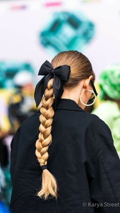 Hairstyles Street Style, Winter Hair Styles, Styling Long Hair, Style Long Hair, Chic Ponytail, Ribbon Style, Holiday Hair, Long Blonde