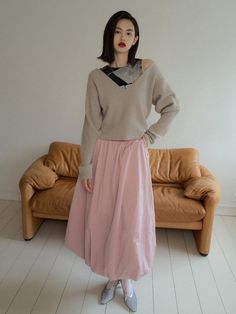 This voluminous long skirt offers a chic and elegant look with its maxi-length and voluminous silhouette. The double stitching on the panel lines adds a touch of casual sophistication.- Long length that makes your outfit stylish- Elastic waistband ensuring a comfortable fit- Pocket with Overdueflair signature out label Chic Beige Full Maxi Skirt, Voluminous Lined Maxi Skirt For Fall, Beige Voluminous Full Maxi Skirt, Flared Maxi Skirt For Fall, Chic Flowy Maxi Skirt For Winter, Chic Full Maxi Skirt For Winter, Fall Voluminous Pleated Maxi Skirt, Voluminous Beige Pleated Maxi Skirt, Beige Flowy Maxi Skirt For Fall