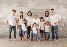 Family Poses, Family Photo Pose, Photo Family, Group Pictures, Cats Eye, Mood Board Design