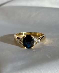 Dark Blue Sapphire Ring, Saphir Ring, Fancy Jewelry Necklace, Classy Jewelry, Fancy Jewelry, Put A Ring On It, Touch Of Gold, Dreamy Wedding, Sapphire Jewelry