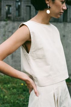 Ilana Kohn Kate Crop Minimal Stil, Ilana Kohn, Mode Boho, Shell Top, Mode Inspiration, Linen Clothes, Looks Vintage, Pandora Jewelry, Minimal Fashion