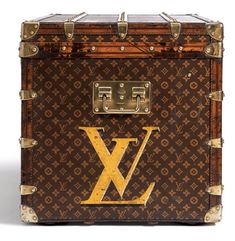 In Defense of Virgil Abloh #FashionNews #NewFashion #FashionWorld #FashionArticle #FashionBlog Vintage Boho Outfit, Louis Vuitton Outfit, Vintage Trunk, Louis Vuitton Trunk, Glamorous Fashion, Design Rules, Vintage Luggage, Fashion Articles