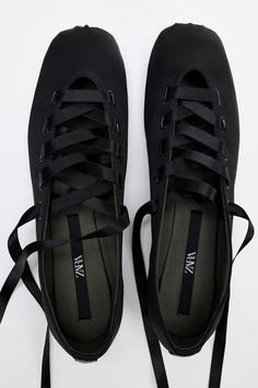 TIED FLATS - Black | ZARA United States Lace Up Ballet Flats, Blazers Shoes, Coat Shoes, Waistcoat Dress, Cardigan Sweater Jacket, Shoe Inspo, Black Ballet Flats, Tshirt Skirt