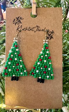 Hand beaded Christmas 🎄 tree earrings. Brass ear wires. Approx 1" long Christmas Tree Beaded Earrings, Beaded Christmas Tree Earrings, Beaded Christmas Tree, Christmas Tree Beads, Beaded Earrings Tutorials, Tree Earrings, Christmas Tree Earrings