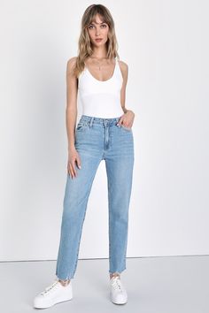 Roaming Wild Light Wash High-Waisted Straight-Leg Jeans Most Comfortable Jeans, Senior Photo Outfits, Just Black, Lulu Fashion, Straight Cut Jeans, Cut Top, Cute Jeans, Medium Wash Jeans, Spring Wardrobe