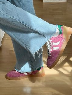 Shoe Aesthetic, Sole Sisters, Fire Fits, Shoes Pink, Pink Sneakers, Pink Shoes, Style Board, Sneaker Head, Photo Inspiration