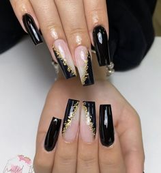 Black Acrylic Nail Designs, Elegant Touch Nails, Gold Acrylic Nails, Gold Nail Designs, Gold Nail, Nails Design With Rhinestones, Simple Acrylic Nails, Acrylic Nails Coffin Pink