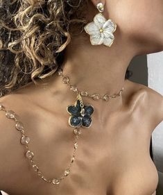 Summer necklace earrings jewelry tan aesthetic bathing suit summer photo instagram free ideas Water Princess, 00s Mode, Fame Dr, Funky Jewelry, Jewelry Lookbook, Jewelry Inspo, Dream Jewelry, Pretty Jewellery