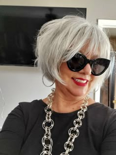 Gorgeous Gray Hair, Edgy Short Hair, Bob Hairstyles For Fine Hair, Short Hair With Bangs, Drafting Patterns, Short Hair Haircuts, Sewing Lessons, Diy Blouse, Short Hair With Layers