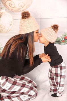 #christmas #momlife #mommyandme #matching Mom Life, Winter Hats, Hats, Christmas