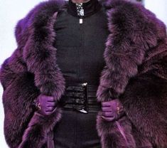 Fancy Robes, Mode Harajuku, Sophie Dahl, Claude Montana, Harajuku Punk, Linda Evangelista, Mode Inspo, Fur Fashion