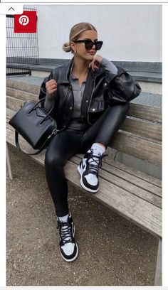 High Nike Dunks Outfit Woman, High White Converse Outfit, Converse And Leather Pants, Dunks High Outfit Woman, Air Jordan 1 High Outfit Women, Black Nikes Outfit, Air Jordan High Outfit Women, Styling Jordan 1 Outfits Women, Nike Dunk High Outfit Woman