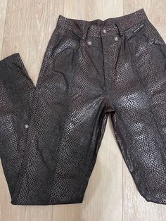 Western Ethics  High Waisted  Brown and Black Snake Print Wet Slick Look Size 7 No Stretch Cotton Black Snake, Womens Jeans, Snake Print, Stretch Cotton, Favorite Outfit, Beauty Book, Art Collection, Bathing Beauties, Women Jeans