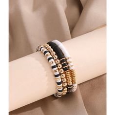 Our Heishi Beaded Bracelet Set Is Perfect For Everyday Wear! Casual And Lightweight, The Set Can Be Dressed Up Or Dressed Down. Heishi Jewelry, Neutral Bracelets, African Beaded Bracelets, Diy Wire Jewelry Rings, Heishi Bracelets, Bead Decor, Embellished Fashion, Letter Decoration, Trending Bracelets