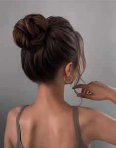 Sanggul Modern, Wedding Bun Hairstyles, Guest Hair, Prom Hairstyles For Long Hair, Messy Bun Hairstyles, Wedding Hair Inspiration, Short Wedding Hair, Hair Up Styles