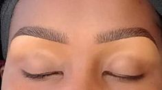 How To Draw The Perfect Eyebrow, Eye Brow Shaping Black Women, Diy Eye Brows, How To Outline Eyebrows, How Shape Eyebrows, Filling Eyebrows For Beginners, Eye Brow Tutorial Black Women, How To Draw Eyes Brows, How To Draw Perfect Eyebrows