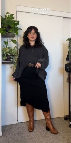 Black Ruffled Dress Outfit, Cute Plus Size Business Casual Outfits, Business Casual Outfits Unique, Midsize Fall Skirt Outfits, Witchy Woman Outfit, Plus Size Boho Work Outfit, Unique Business Casual Outfits For Women, Professional Outfits Women Midsize, Buisnesscore Outfit Plus Size