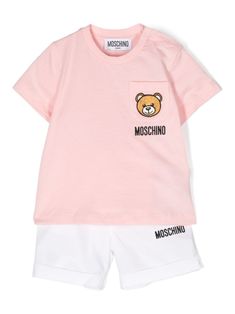 pink/white cotton signature Teddy Bear embroidery to the front embroidered logo to the front Top: soft jersey crew neck short sleeves chest patch pocket press-stud fastening at the shoulder straight hem unlined Shorts: poplin texture logo-engraved buttons belt loops two rounded pockets to the sides two rear patch pockets elasticated waistband front button fastening turn-up hem unlined Pink Cotton Sets With Pockets, Sporty Cotton Set With Pockets, Sporty Cotton Sets With Pockets, Casual Cotton Sets With Logo Print, Pink Cotton T-shirt With Pockets, Pink Cotton Top With Logo Detail, Gucci Shorts, Teddy Bear Embroidery, Kids Teddy Bear