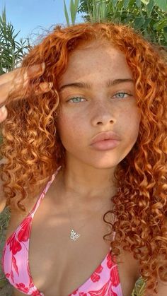 Red Hair Tanned Skin, Unique Looking People, Pretty Ginger Girl, Ginger Natural Hair, Redheaded Women, Curly Ginger Hair, Red Head Girl, Ginger Hair Girl, Biracial Women