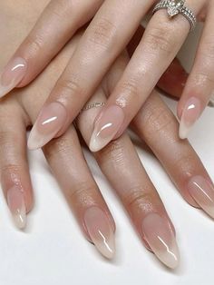 European Nails Trends, Nude Nail Inspiration, Snoopy Autumn, Chrome Nail Colors, Asian Nails, Chrome Nail, Casual Nails, Pretty Gel Nails, Nails Diy