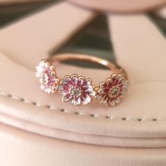 Material:Rose Gold Plating Size：50MM=5 1/4US  52MM=6US  54MM=6 3/4US  56MM=7.5US  58MM=8 1/4US Flowers Ring, Daisy Flowers, Pink Daisy, Ring Ring, Ring For Women, Daisy Flower, Rings Statement, Gold Plating, Rose Gold Plates