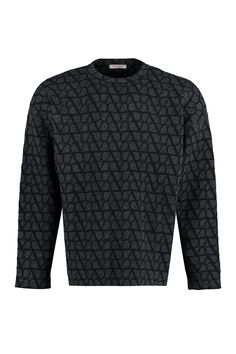 100% Virgin wool - Long sleeves - Round neck - Ribbed trims - Hand wash - All-over logo pattern Men Closet, Knit Edge, Influential Women, Jacquard Sweater, Valentino Men, Logo Pattern, Knitwear Men, Sweater Sale, Sweaters Knitwear