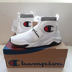 Brand New In The Box Tenis Champion, Black Tie Shoes, Airforce 1s, Couple Ring Design, Tan Sneakers, Champion Sneakers, Sneakers Multicolor, Champion Shoes, White Tennis Shoes