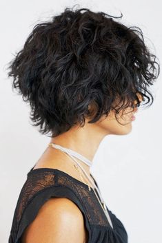 Shag Haircut Ideas, Curly Shag Haircut, Curly Hair Photos, Short Curly Haircuts, Haircuts For Curly Hair, A Haircut, Short Wavy Hair, Shag Haircut, Curly Bob Hairstyles