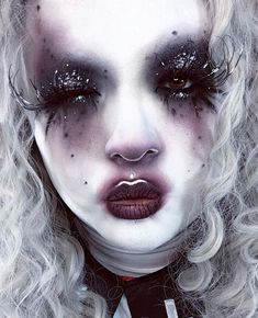 Makeup Photos, Punk Makeup, Alt Makeup, Face Art Makeup, Graphic Makeup, Alternative Makeup, Cool Makeup Looks, Photoshoot Makeup