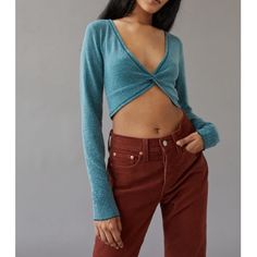 Urban Outfitters Nwt Cropped Teal Color Twist Front Long Sleeve Pullover Has Stretch And Its Super Soft And Cute Retro Vibes Teal Outfit Ideas, Teal Outfit, Red Tube Top, Teal Outfits, Blue Tube Top, Urban Outfitters Tank Top, Barbie Top, Strapless Crop Top, Teal Top