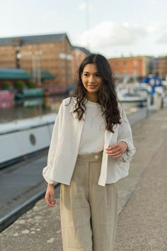 Museum Tour Guide Outfit, Tour Guide Outfit, New Hijab, Oversize Jacket, Wide Leg Linen Trousers, Simple Casual Outfits, Casual Day Outfits, Quick Outfits