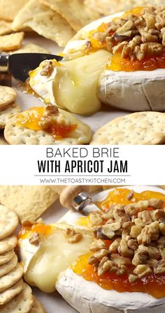 baked brie with apricot jam and crackers