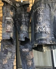 Crust Punk Aesthetic, Alternative Fashion Diy, Punk Jeans, Punk Culture