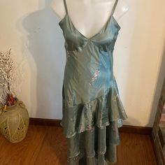 Size S. Straps Reassembled. Beautiful Fit. Great For A Night Out Of Special Occasion. Ragged Dress, Dresses Romantic, Prom Dress, Vintage Dresses, Vintage Ladies, Night Out, Colorful Dresses, Special Occasion, Prom Dresses