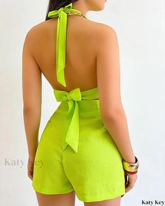 KatyKey - Ensemble featuring Halter-neck Plunge Crop Top and High-waist Shorts with a Modern Twist Chic Type, Estilo Chic, High Waist Shorts, Crop Top And Shorts, Neck Crop Top, Solid Clothes, Shorts Set, Olivia Mark, Jumpers For Women