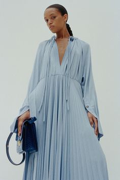 Pleats Dress, Tweed Top, Penteado Cabelo Curto, Yes To The Dress, Looks Style, Proenza Schouler, Pleated Dress, Blue Dress, Look Fashion